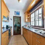Utopia, 4 Bedrooms, Heated Pool & Complete Privacy 빌라 *