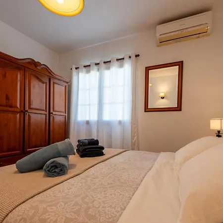 Utopia, 4 Bedrooms Close To Old Town, Heated Pool With Complete Privacy *