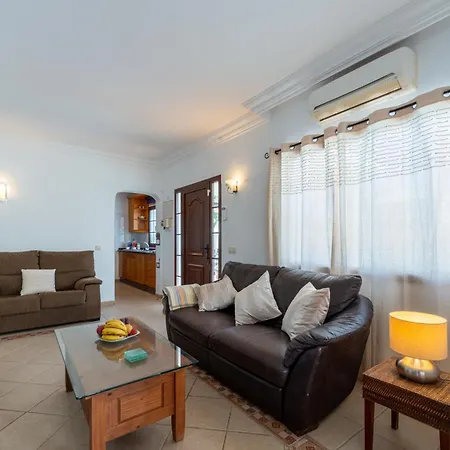 Utopia, 4 Bedrooms Close To Old Town, Heated Pool With Complete Privacy * Playa Blanca (Lanzarote)