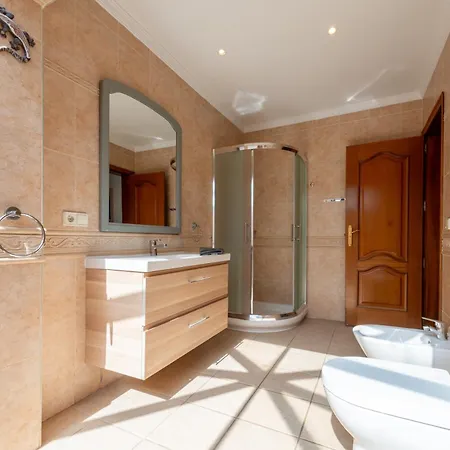 Utopia, 4 Bedrooms Close To Old Town, Heated Pool With Complete Privacy Villa