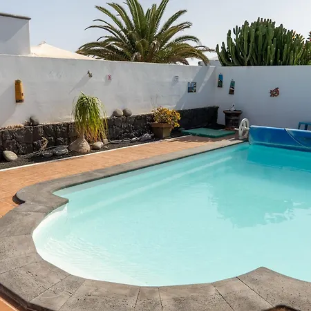Utopia, 4 Bedrooms Close To Old Town, Heated Pool With Complete Privacy