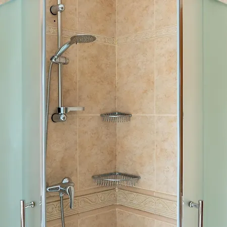 Willa Utopia, 4 Bedrooms, Heated Pool & Complete Privacy