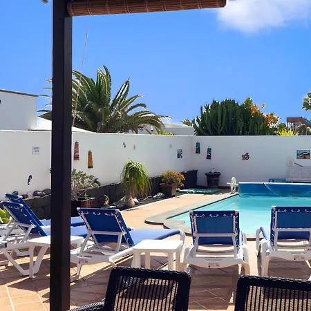 Villa Utopia, 4 Bedrooms, Heated Pool & Complete Privacy *