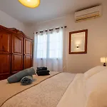 Utopia, 4 Bedrooms, Heated Pool & Complete Privacy *