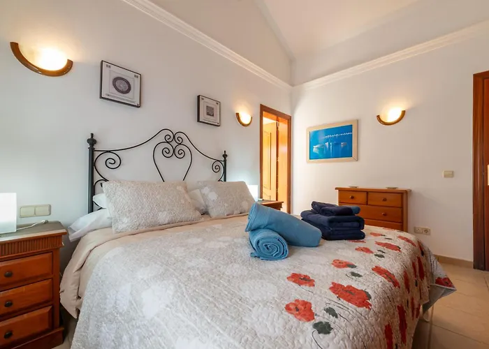 Utopia, 4 Bedrooms, Heated Pool & Complete Privacy 别墅 *