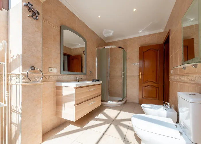 Utopia, 4 Bedrooms, Heated Pool & Complete Privacy 别墅