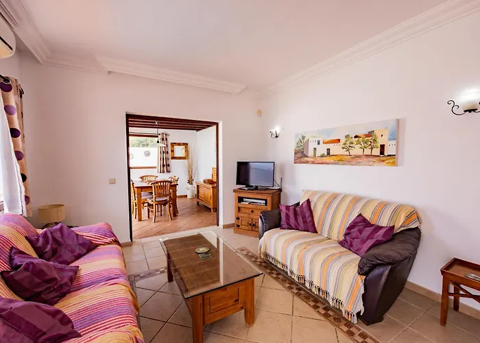 Utopia, 4 Bedrooms, Heated Pool & Complete Privacy 别墅 普拉亚布兰卡